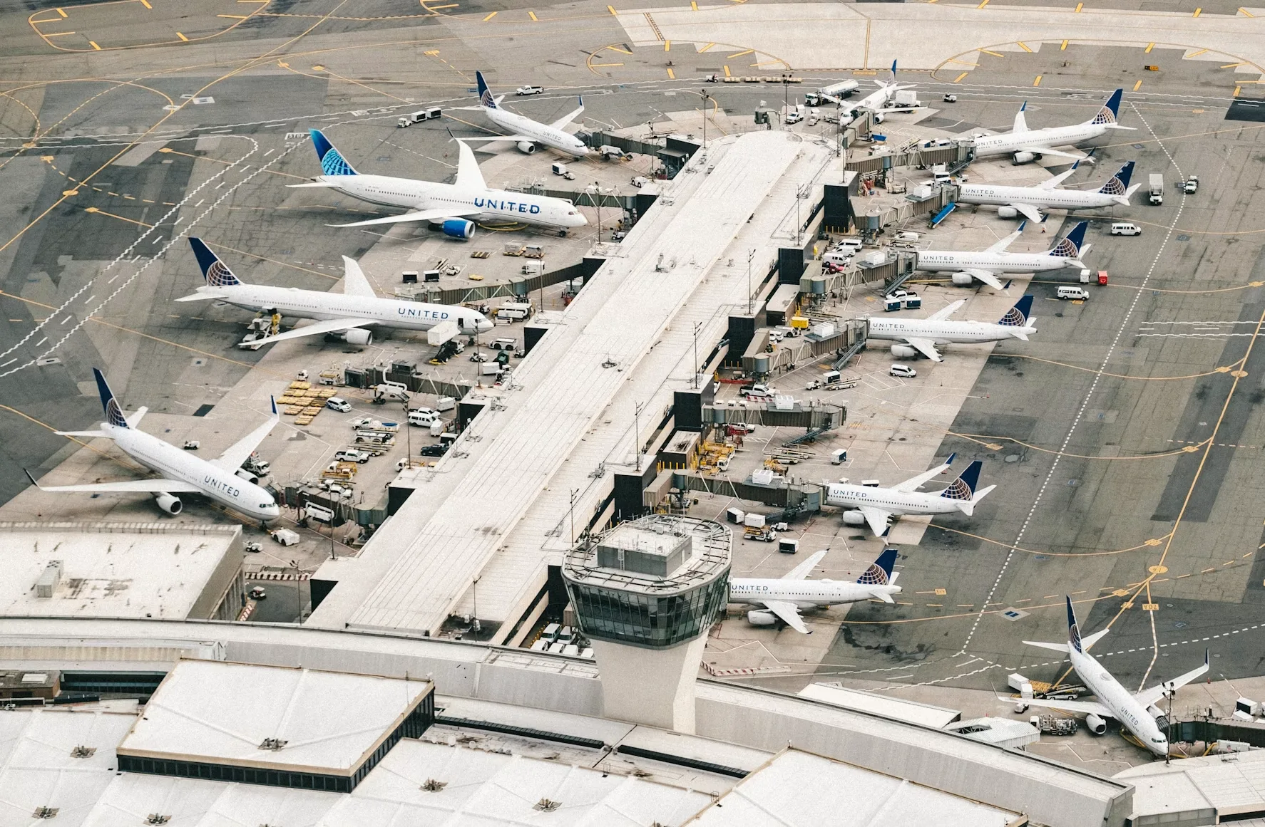 Aircraft hangar